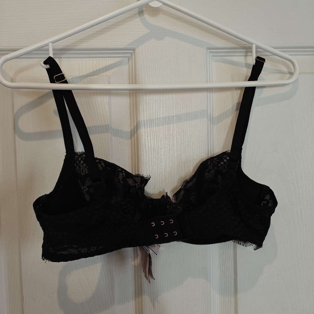 VICTORIAS SECRET Lace Bra - Picture 5 of 5